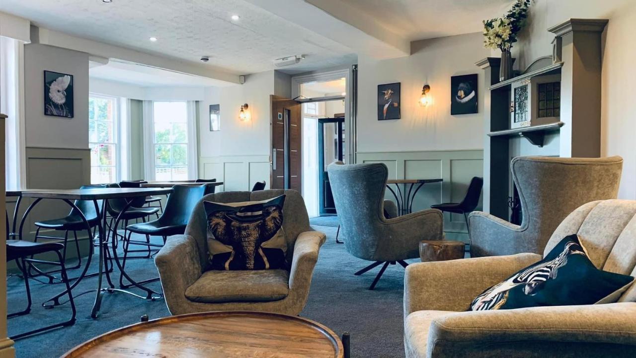 The Lion Hotel Llansantffraid-ym-Mechain Kültér fotó