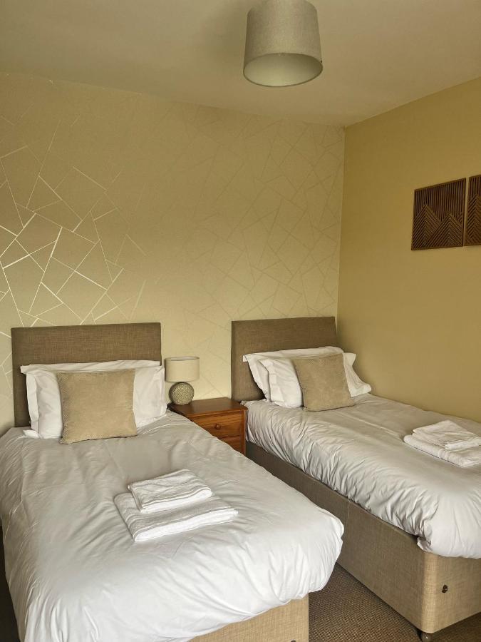 The Lion Hotel Llansantffraid-ym-Mechain Kültér fotó
